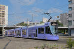 Be 6/10 Tango 151 mit der Werbung für die Bank Valiant, auf der Linie 10, fährt zur Haltestelle ZOO Basel.