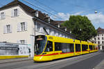 Be 6/10 Tango 189, auf der Linie 10, fährt den Steinenberg hinunter zur Haltestelle Theater.