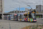 Be 6/10 Tango 185 mit der Werbung für das Radio Basilisk, auf der Linie 10, fährt zur Haltestelle ZOO Basel.