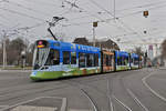 Be 6/10 Tango 177 mit der Migros Werbung, auf der Linie 11, fährt bei der Haltestelle Bahnhof SBB ein.