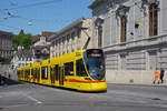 Be 6/10 Tango 173, auf der Linie 11, fährt den Steinenberg hoch zur Haltestelle Bankverein.