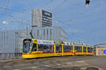 Be 6/10 Tango 174, auf der Linie 10, überquert die Münchensteinerbrücke.
