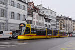 Be 6/10 Tango 169, auf der Linie 11, fährt zur Haltestelle Universitätsspital.