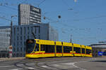 Be 6/10 Tango 172, auf der Linie 10, überquert die Münchensteinerbrücke.