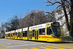 Be 6/10 Tango 159, auf der Linie 11, fährt zur Haltestelle Aeschenplatz.