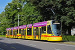 Be 6/10 Tango 161, auf der Linie 10, fährt zur Haltestelle am Aeschenplatz.