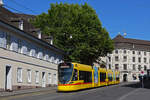 Be 6/10 Tango 189, auf der Linie 11, fährt den Steinenberg hinunter zur Haltestelle Barfüsserplatz.