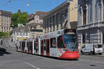 Be 6/8 Tango 187 mit der Werbung für den Wohnpark Binzen, auf der Linie 11, fährt den Steinenberg hoch zur Haltestelle Bankverein.