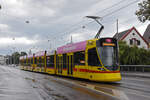 Be 6/10 Tango 160, auf der wegen einer Baustelle umgeleiteten Linie 11, fährt am 24.09.2022 zur Haltestelle Wettsteinplatz.