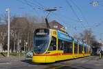 Be 6/10 Tango 154, auf der Linie 10, fährt am 14.02.2023 zur Haltestelle am Bahnhof SBB.