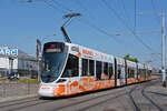 Be 6/10 Tango 177 mit der neuen Migros Werbung, auf der Linie 11, fährt am 26.05.2023 bei der Haltestelle M-Parc ein.