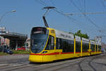 Be 6/10 Tango 159, auf der Linie 11, fährt am 26.05.2023 bei der Haltestelle M-Parc ein.
