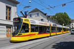Be 6/10 Tango 169, auf der Linie 11, fährt am 02.06.2023 den Steinenberg hinunter zur Haltestelle Barfüsserplatz.
