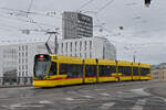Be 6/10 Tango 179, auf der Linie 11, überquert am 24.01.2024 die Münchensteinerbrücke.