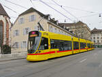 Be 6/10 Tango 165, auf der Linie 11, fährt am 28.12.2012 den Steinenberg hinunter zur Haltestelle Barfüsserplatz.
