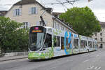 Be 6/10 Tango 186 mit der Werbung für Primero Energie, auf der Linie 11, fährt am 27.05.2024 den Steinenberg hinunter zur Haltestelle Barfüsserplatz.