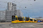 Be 6/10 Tango 174, auf der Linie 10, überquert am 17.06.2024 die Münchensteinerbrücke.