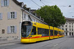 Be 6/10 Tango 156, auf der Linie 10, fährt am 05.07.2024 den Steinenberg hinunter zur Haltestelle Theater.