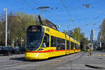 Be 6/10 Tango 160, auf der Linie 10, fährt am 08.04.2025 zur Haltestelle am Bahnhof SBB.