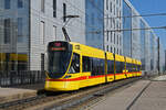 Be 6/10 Tango 175, auf der Linie 11, fährt am 03.03.2025 bei der Haltestelle Peter Merian ein.