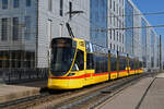 Be 6/10 Tango 152, auf der Linie 10, fährt am 03.03.2025 bei der Haltestelle Peter Merian ein.