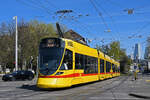 Be 6/10 Tango 175, auf der Linie 10, fährt am 08.04.2025 zur Haltestelle am Bahnhof SBB.