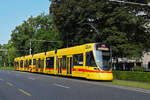 Be 6/10 Tango 162, auf der Linie 11, fährt am 11.06.2025 zur Haltestelle am Aeschenplatz.