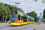 Be 6/10 Tango 176, auf der Linie 10, fährt am 10.06.2025 zur Haltestelle Bahnhof SBB.