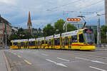 Be 6/10 Tango 165, auf der Linie 11, überquert am 19.07.2025 die Münchensteinerbrücke.