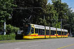 Be 6/10 Tango 165, auf der Linie 10, fährt am 21.06.2025 zur Haltestelle am Bahnhof SBB.