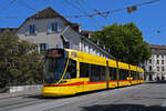 Be 6/10 Tango 159, auf der Linie 11, fährt am 11.08.2025 den Steinenberg hinunter zur Haltestelle Barfüsserplatz.