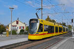 Be 6/10 Tango 180, auf der Linie 10, fährt am 13.10.2025 bei der Endstation in Dornach ein.