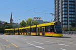 Be 6/10 Tango 153, auf der Linie 10, überquert am 11.08.2025 die Münchensteinerbrücke.