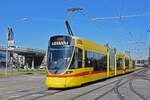 Be 6/10 Tango 159, auf der Linie 11, fährt am 20.09.2025 bei der Haltestelle M-Parc ein.