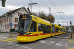 Be 6/10 Tango 158, auf der Linie 10, fährt am 01.11.2025 bei der Haltestelle Bottmingen ein.