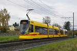 Be 6/10 Tango 180, auf der Linie 10, fährt am 01.11.2025 zur Haltestelle Ettingen.