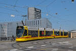 Be 6/10 Tango 165, auf der Linie 10, überquert am 11.08.2025 die Münchensteinerbrücke.