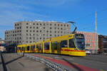 Be 6/10 Tango 155, auf der Linie 10, überquert am 18.12.2025 die Münchensteinerbrücke.