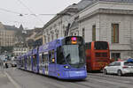 Be 6/10 Tango 151 mit der Werbung für die Bank Valiant, auf der Linie 11, fährt am 01.12.2025 den Steinenberg hoch zur Haltestelle Bankverein.