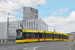Be 6/10 Tango 153, auf der Linie 10, überquert am 21.07.2025 die Münchensteinerbrücke.