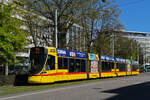 Be 6/10 Tango 181, auf der Linie 11, fährt am 07.04.2026 zur Haltestelle am Bahnhof SBB.