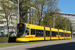 Be 6/10 Tango 160, auf der Linie 10, fährt am 07.04.2026 zur Haltestelle am Bahnhof SBB.