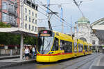 Be 6/10 Tango 158, auf der Linie 11, bedient am 17.08.2026 die Haltestelle am Bahnhof SBB. Aufnahme Basel.