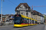 Be 6/10 Tango 153, auf der wegen der Grossbaustelle umgeleiteten Linie 11, �berquert am 20.07.2026 die Mittlere Rheinbr�cke Richtung Haltestelle Schiffl�nde.