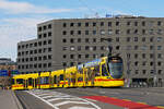 Be 6/10 Tango 185, auf der Linie 10, �berquert am 15.08.2026 die M�nchensteinerbr�cke.