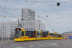 Be 6/10 Tango 171, auf der Linie 11, �berquert am 10.08.2026 die M�nchensteinerbr�cke.