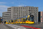 Be 6/10 Tango 152, auf der Linie 10, �berquert am 15.08.2026 die M�nchensteinerbr�cke.