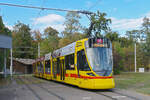 Be 6/10 Tango 154, auf der wegen Baustellen umgeleiteten Linie 11, wartet am 05.09.2026 in der Schlaufe beim Eglisee.