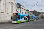 Be 6/10 Tango 187 mit der Migros Werbung, auf der Linie 11, fährt am 29.12.2025 den Steinenberg hinunter zur Haltestelle Barfüsserplatz. Aufnahme Basel.