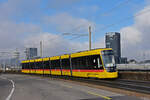 Be 8/10 TINA 4220, auf der Linie 10, fährt am 18.11.2025 zur Haltestelle Münchensteinerstrasse.